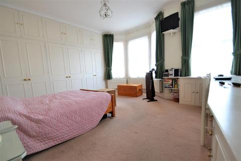 142 Venner Road, London, SE26 5HS