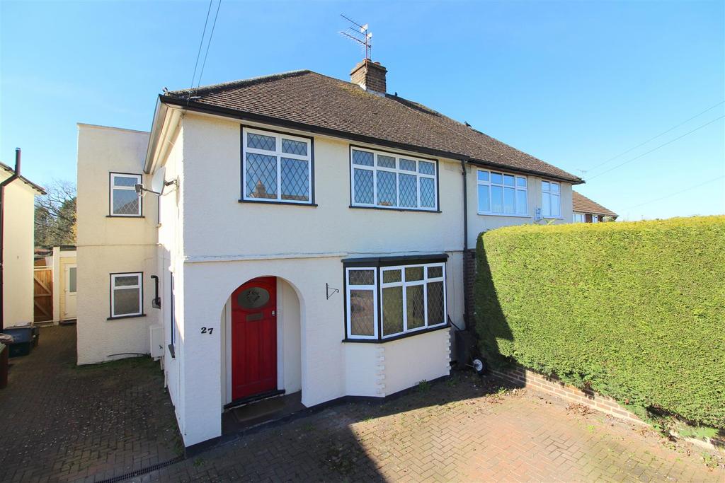 Roestock Gardens, Colney Heath, St. Albans 4 bed semidetached house £1,900 pcm (£438 pw)
