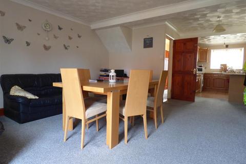 6 Gilbert Row, Northfleet, Gravesend, DA11 7ET