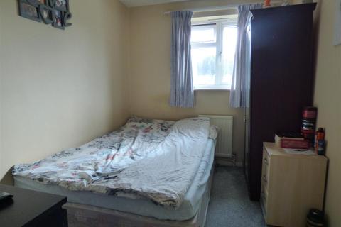 6 Gilbert Row, Northfleet, Gravesend, DA11 7ET
