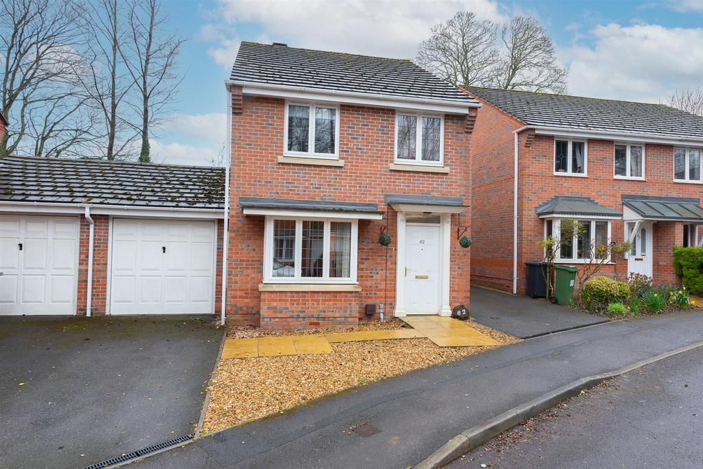 Basingfield Close, Old Basing... 3 bed link detached house £385,000