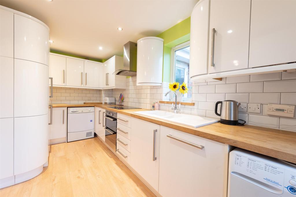 Basingfield Close, Old Basing... 3 bed link detached house £385,000