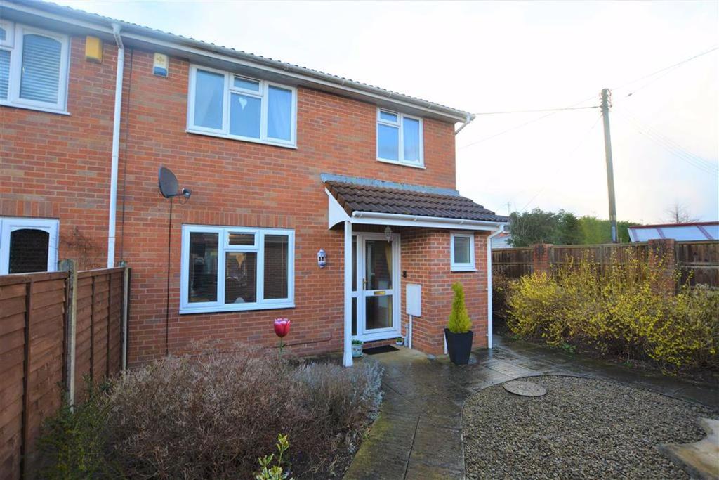 Hunts Grove View, Quedgeley 3 bed semidetached house £270,000