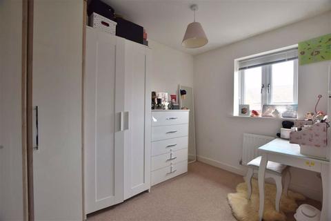 12 Wagon Way, Hempsted, Gloucester, GL2 5EY
