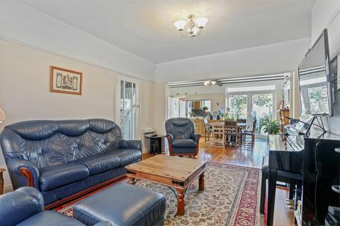 140 Princes Gardens, Acton, London, W3 0LN