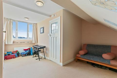 140 Princes Gardens, Acton, London, W3 0LN
