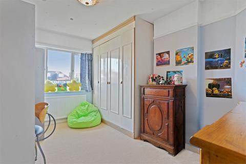 140 Princes Gardens, Acton, London, W3 0LN