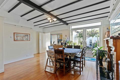 140 Princes Gardens, Acton, London, W3 0LN