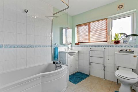 140 Princes Gardens, Acton, London, W3 0LN