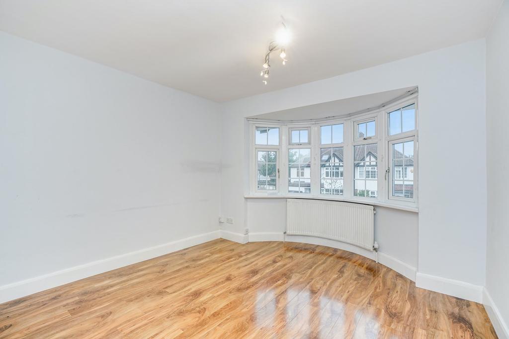 Avalon Road, London, W13 1 bed flat £1,200 pcm (£277 pw)