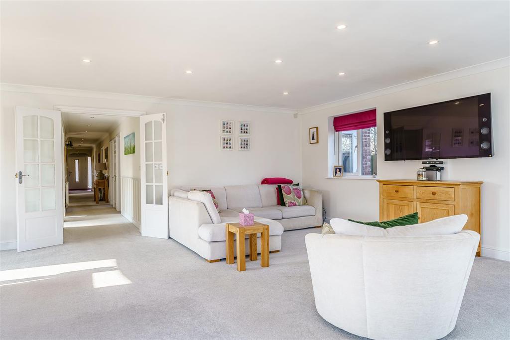 8453679-interior13.jpg