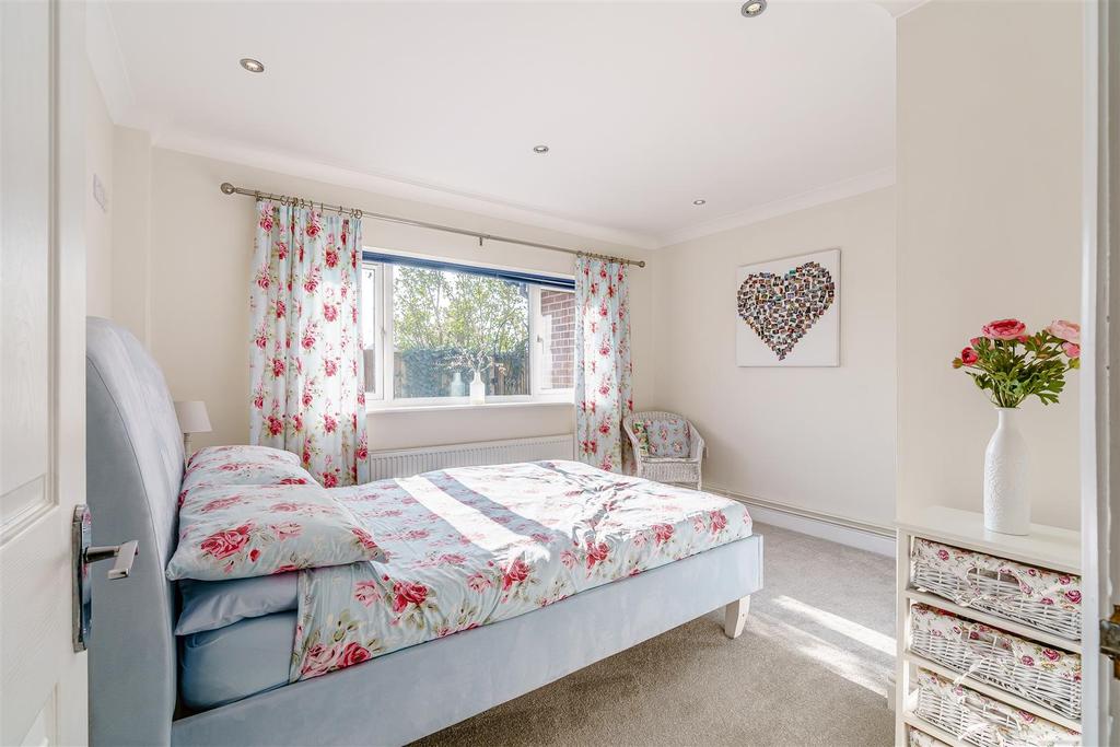 8453679-interior50.jpg