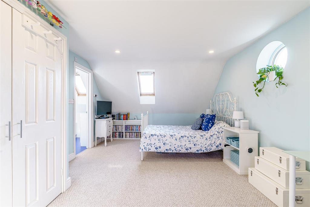 8453679-interior64.jpg