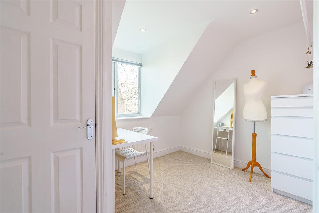 8453679-interior70.jpg