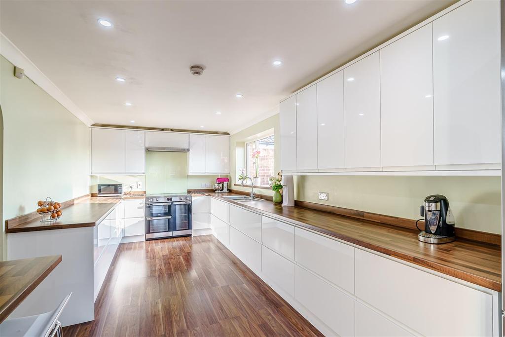8453679-interior26.jpg