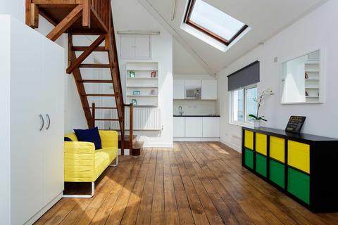 25 Elderberry Road, London, W5 4AN