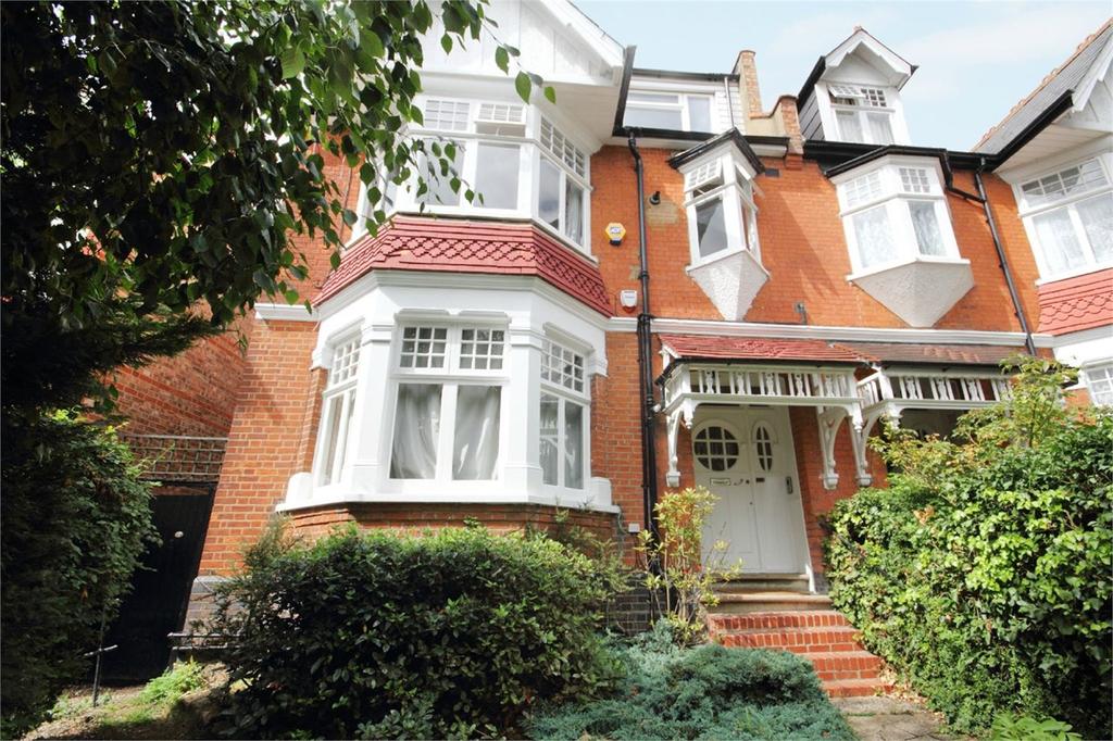 Boileau Road, Ealing, London, W5 2 bed flat £600,000