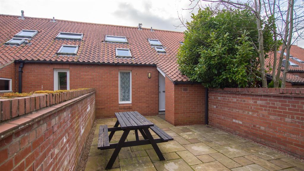 West Moor Lane, Heslington, York, YO10 1 bed £675 pcm (£