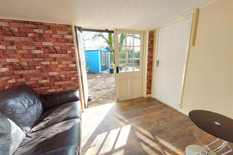 12 Barnfield Road, Stourport-on-severn, DY13 0HQ