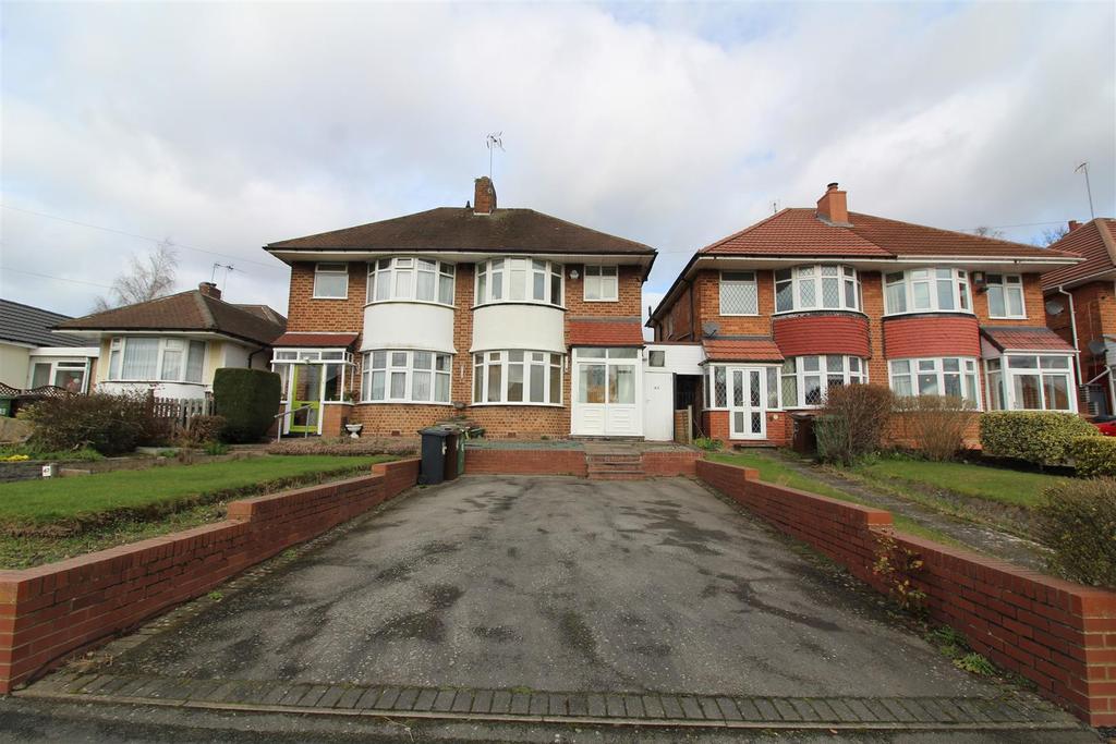 Wagon Lane, Solihull 3 bed house £995 pcm (£230 pw)