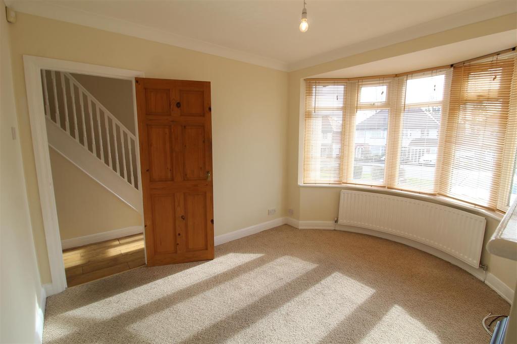Wagon Lane, Solihull 3 bed house £995 pcm (£230 pw)
