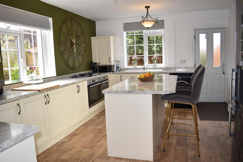 Kitchen/Breakfast Room