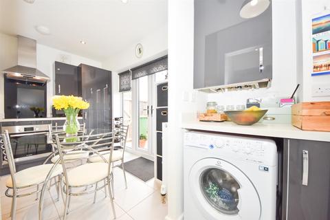 24 Yardley Way, Bishops Tachbrook, Leamington Spa, CV33 9SU