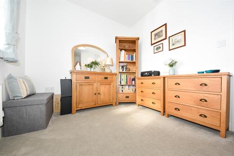 24 Yardley Way, Bishops Tachbrook, Leamington Spa, CV33 9SU
