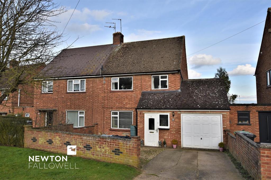 Masterton Road, Stamford 3 bed semidetached house £245,000