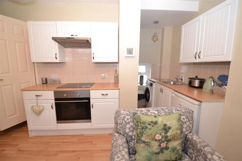 10 Knights Fold, Bradford, BD7 3DR