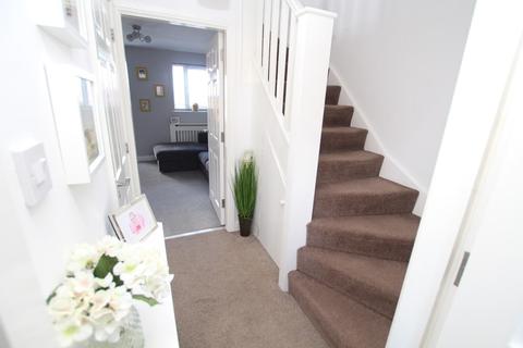 4a Abbotside Close, Bradford, BD10 8DL
