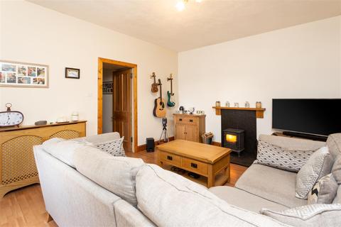 8 Bridgeton Brae, Almondbank, Perth, PH1 3JZ