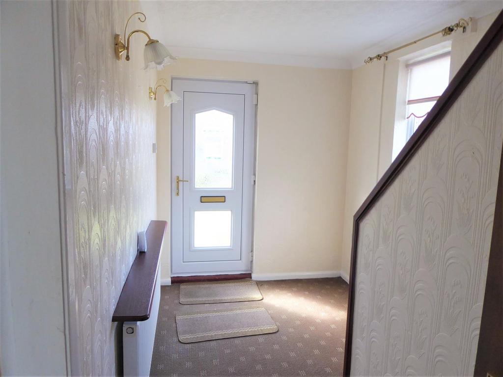 11 Lisburn Grove, Grimsby DN33 2DF 3 bed semidetached house £129,950