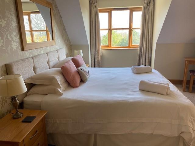 Bedroom 1.jpg