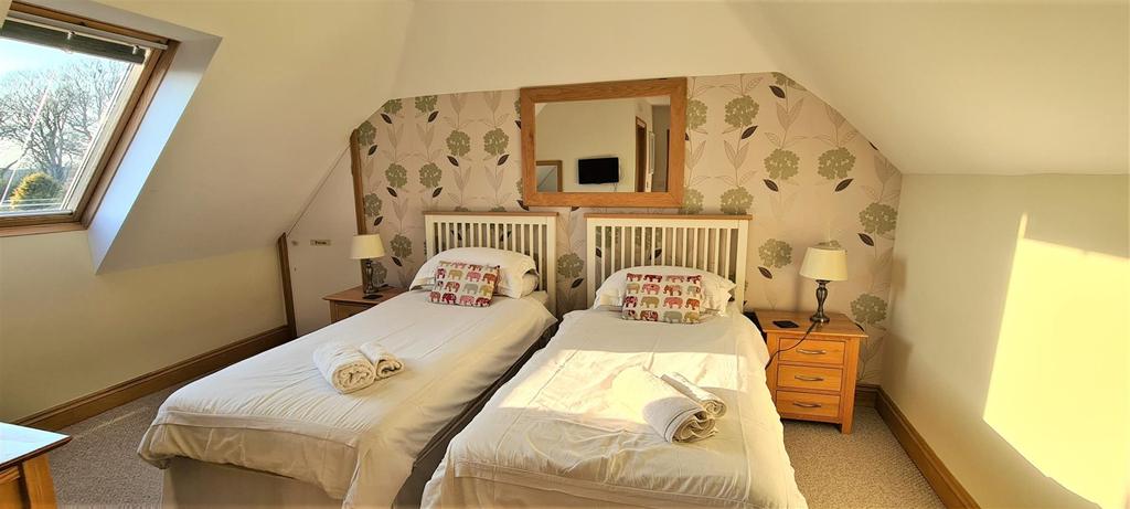 Bedroom 2.jpg
