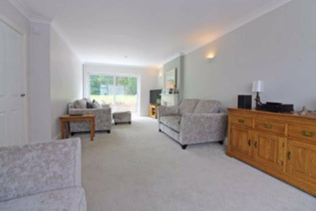 18, Rosemount Gardens, Ackleton... 3 bed detached house £1,000 pcm (£
