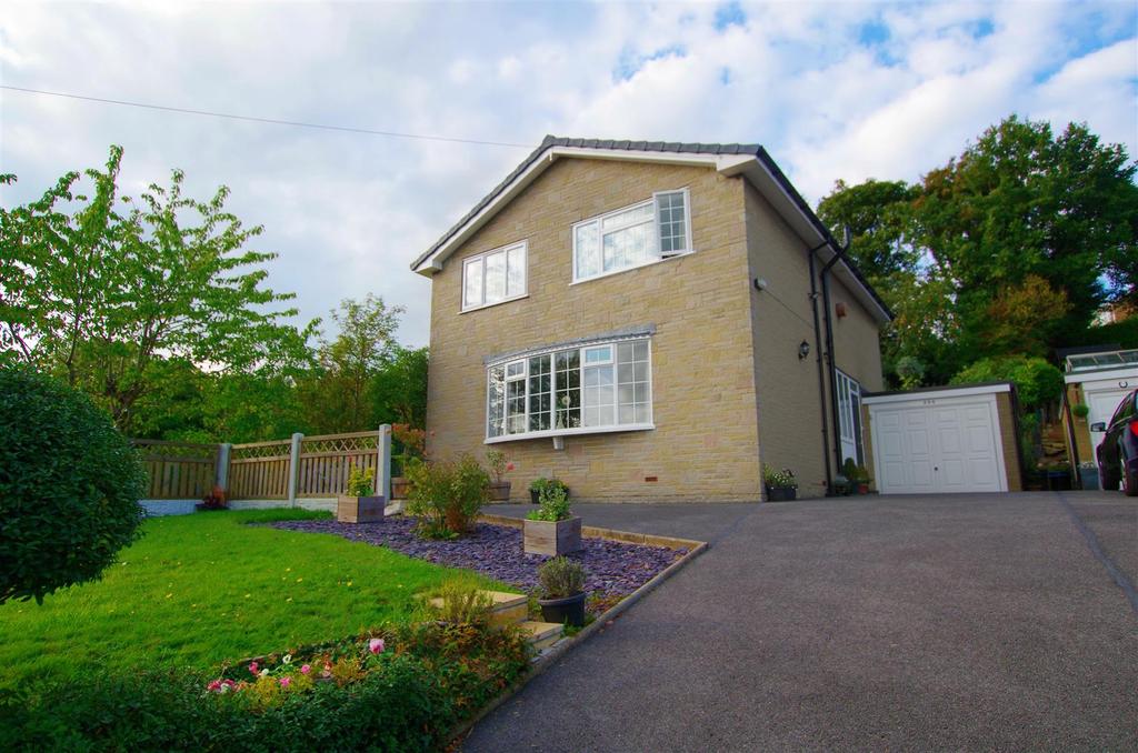 Saddleworth Road, Greetland 4 bed detached house £325,000