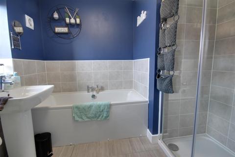 8 Rollitt Close, Anlaby, Hull, HU10 7EW