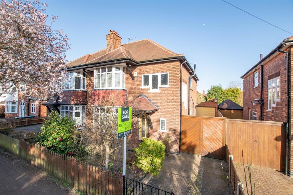 Lady Bay Road, West Bridgford, Nottingham 3 bed semidetached house £