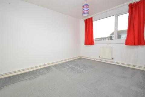 3 Appledore Close, Eastbourne, BN23 7JF
