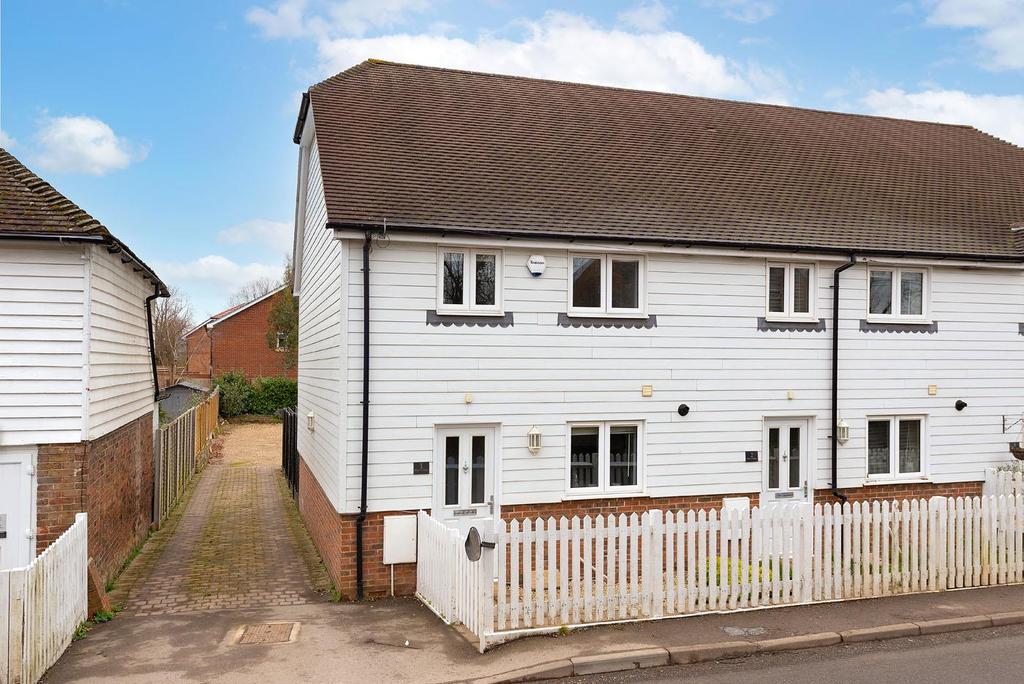 Howland Road, Marden, Tonbridge 3 bed semidetached house £325,000