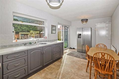 2 The Lawns, Anlaby, Hull, HU10 7HD