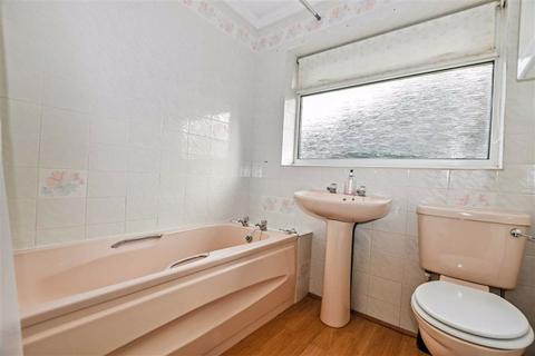 2 The Lawns, Anlaby, Hull, HU10 7HD