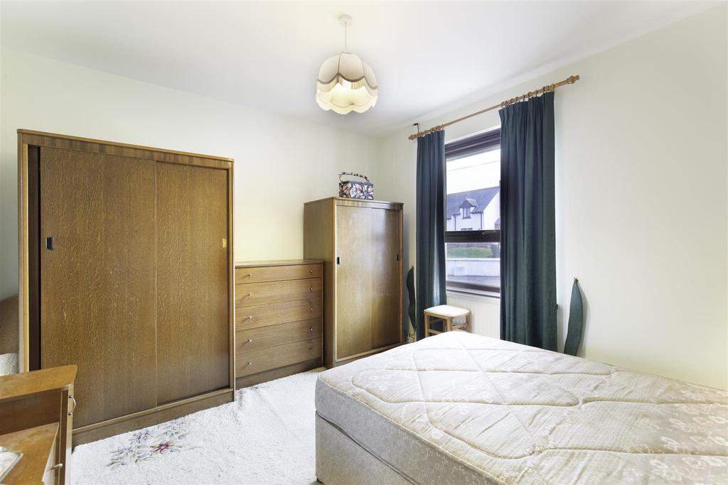 Bed 1.jpg