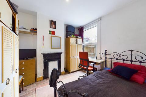 2 bedroom flat for sale - Seymour Road, London
