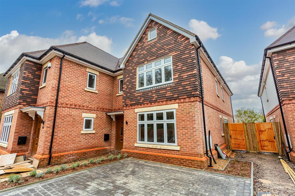 The Drive, Banstead 4 bed semidetached house £815,000