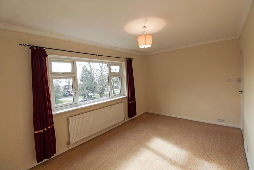 UPPER HOLLY WALK, LEAMINGTON SPA CV32 4JT 2 bed apartment £850 pcm (£