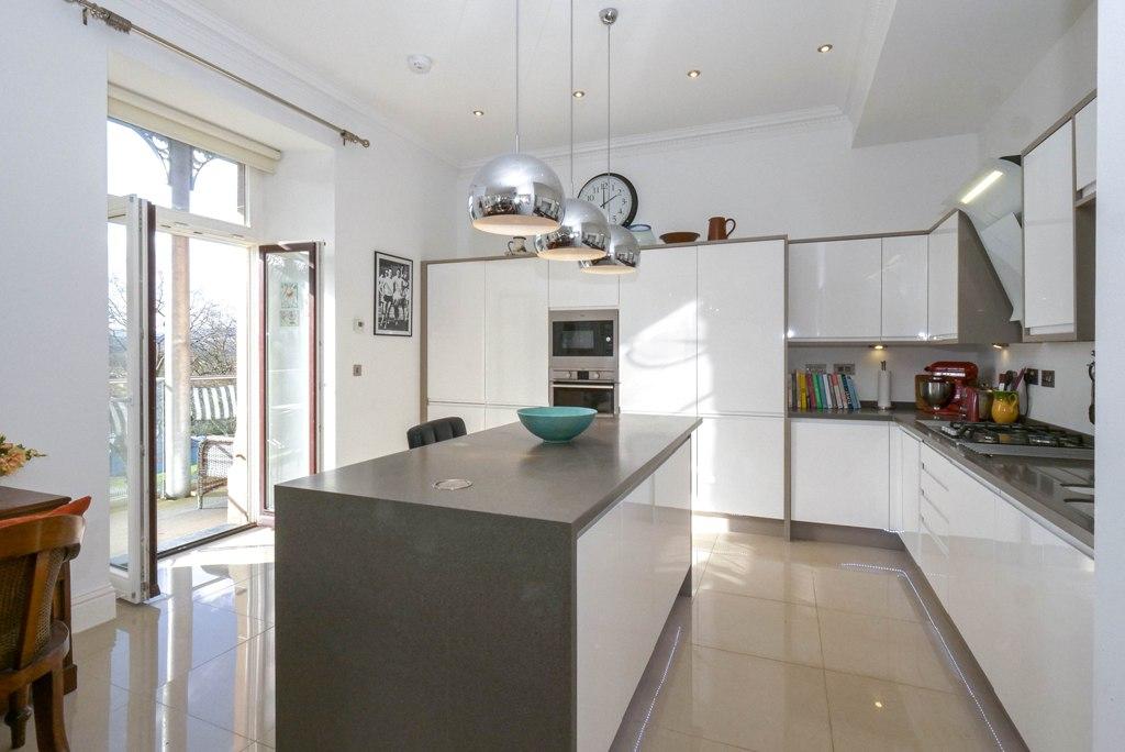 Benheath, Gwydyr Road, Crieff PH7 2 bed apartment £240,000