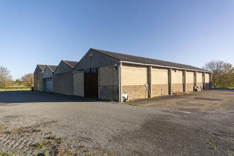 Distribution warehouse to rent - Perio Barns, Fotheringhay, Peterborough, PE8