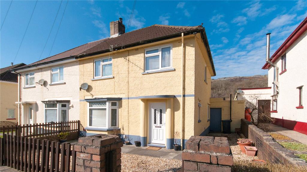 Ynyswen, Penycae, Swansea, SA9 3 bed semidetached house £125,000